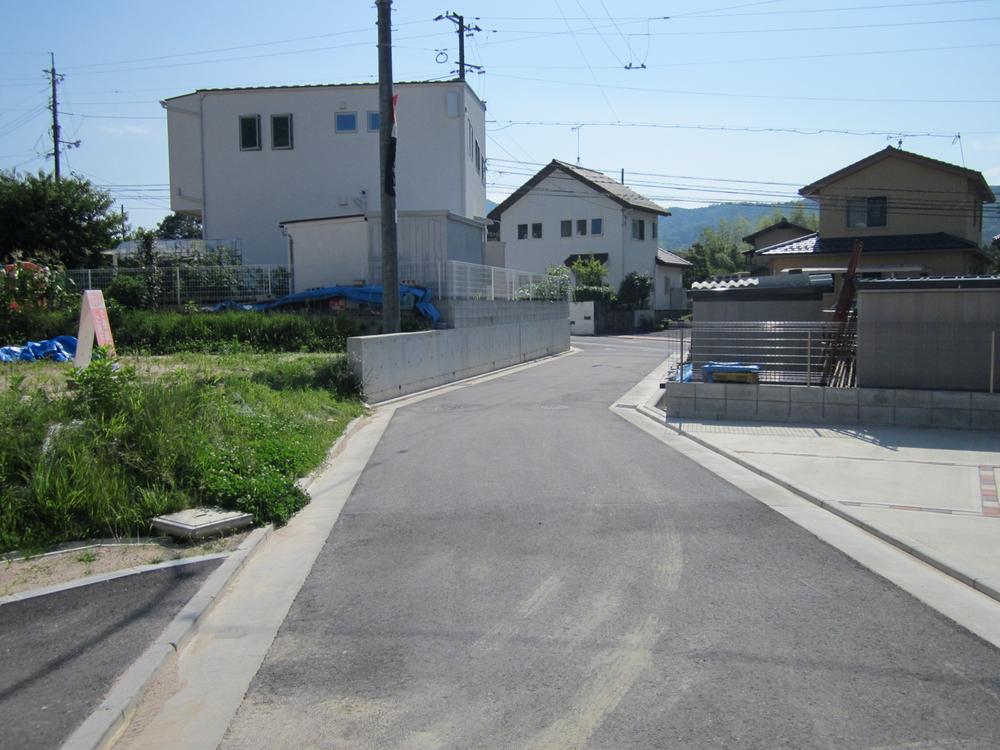 Local photos, including front road. (September 2013) Shooting