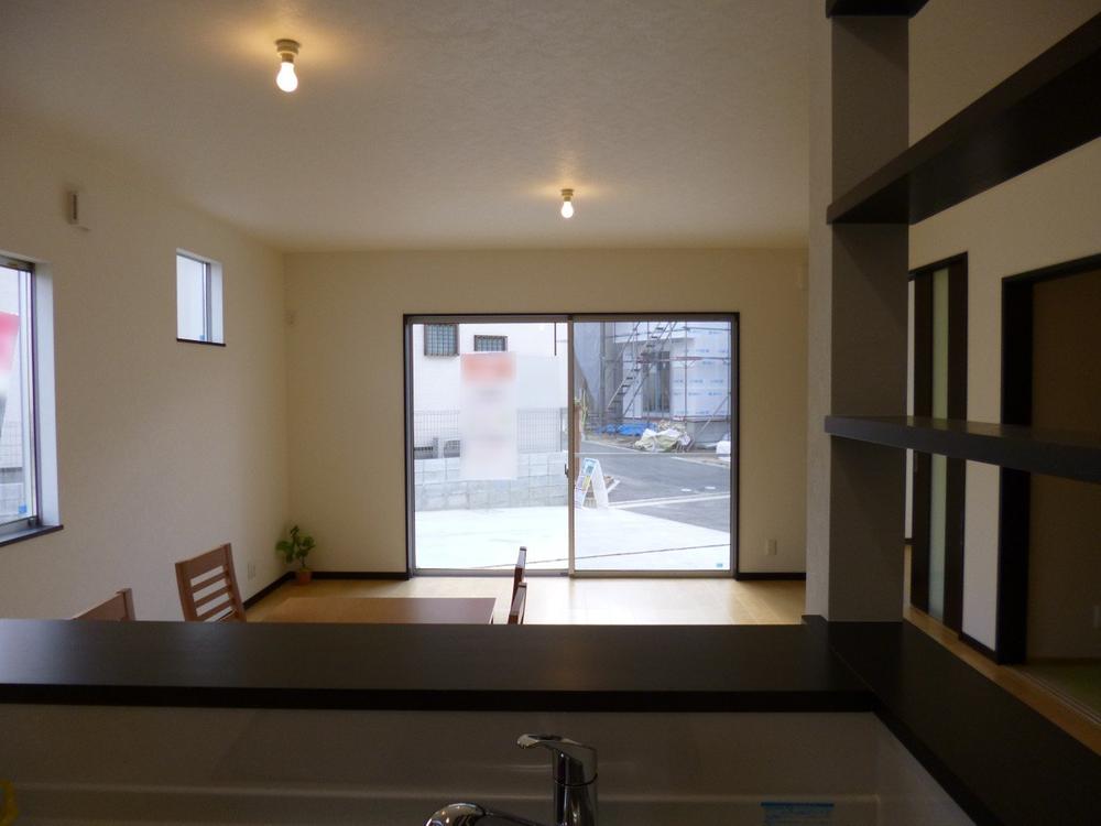 Living. (October 2013) Shooting