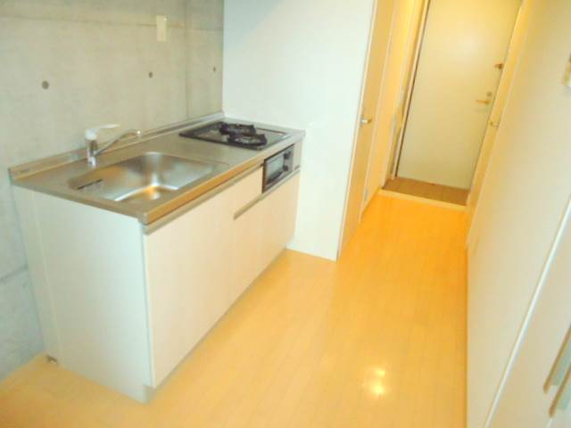 Living and room. Quite spacious ^^