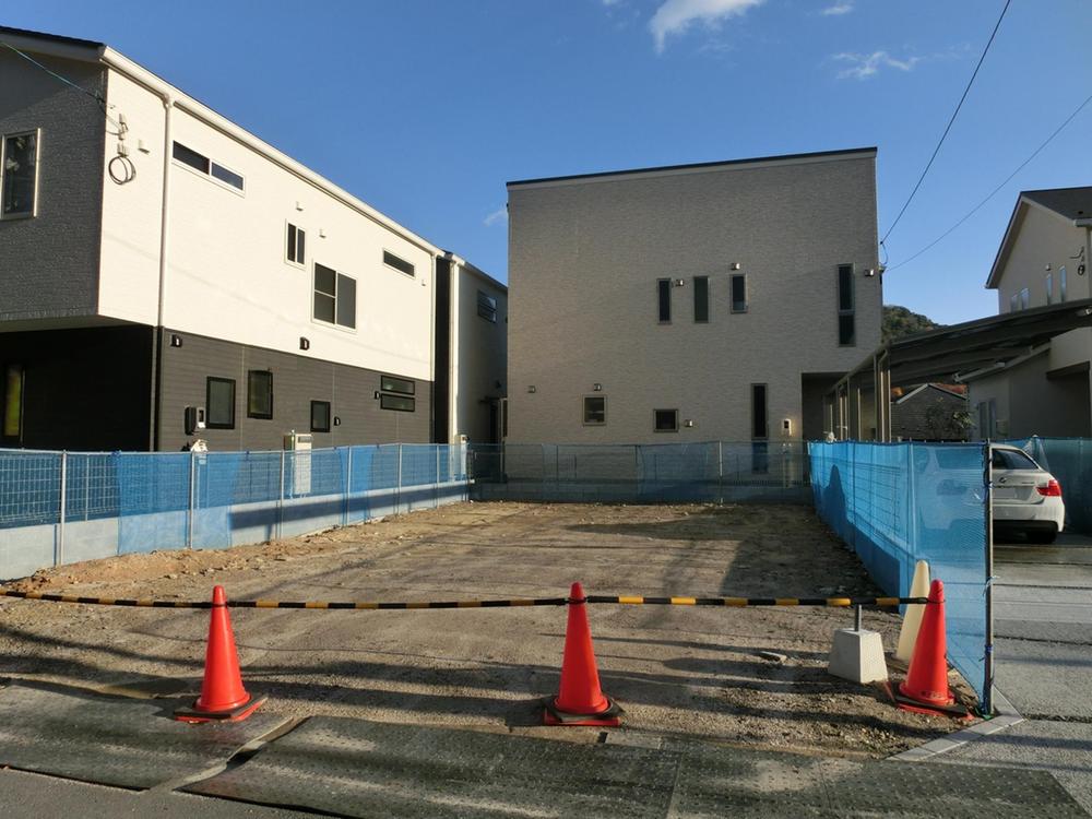 Local appearance photo. Local (12 May 2013) Shooting