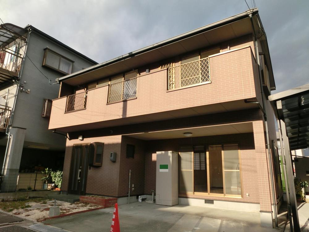 Local appearance photo. Local (11 May 2013) Shooting