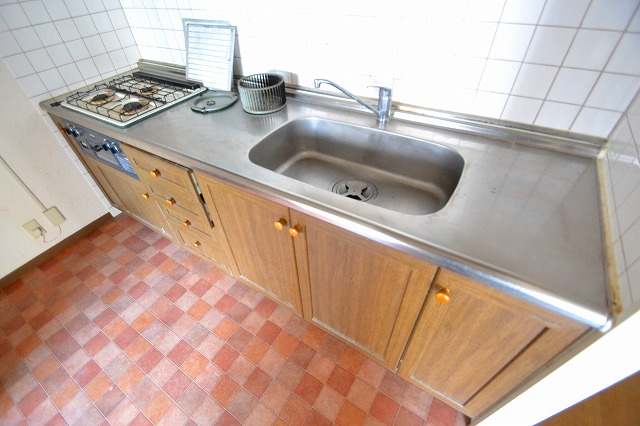 Kitchen. ☆ 3-neck is a gas stove with a system Kitchen. Independent type ☆