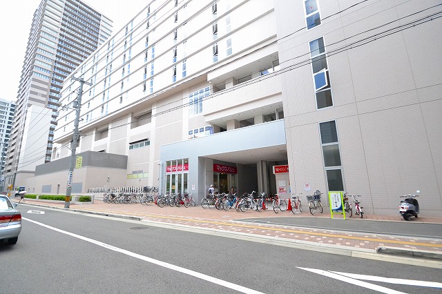 Shopping centre. 546m to Grand arc terrace (shopping center)