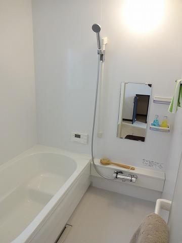 Same specifications photo (bathroom)