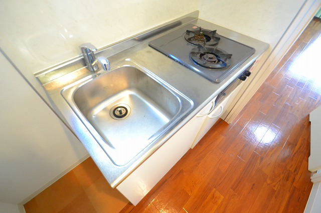 Kitchen. ☆ Popular system Kitchen Pat ventilation also attached window ☆