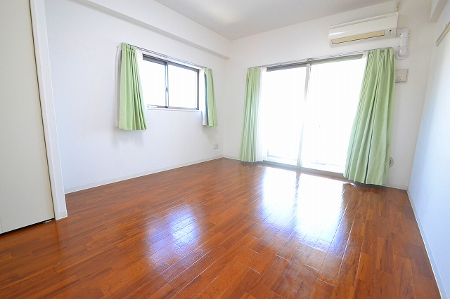 Living and room. ☆ It is also a good day ☆