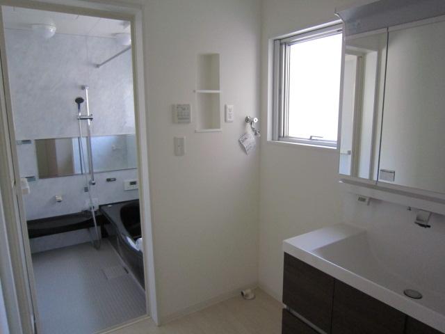 Other introspection. Indoor (July 2013) Shooting