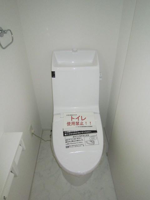 Toilet. Indoor (July 2013) Shooting