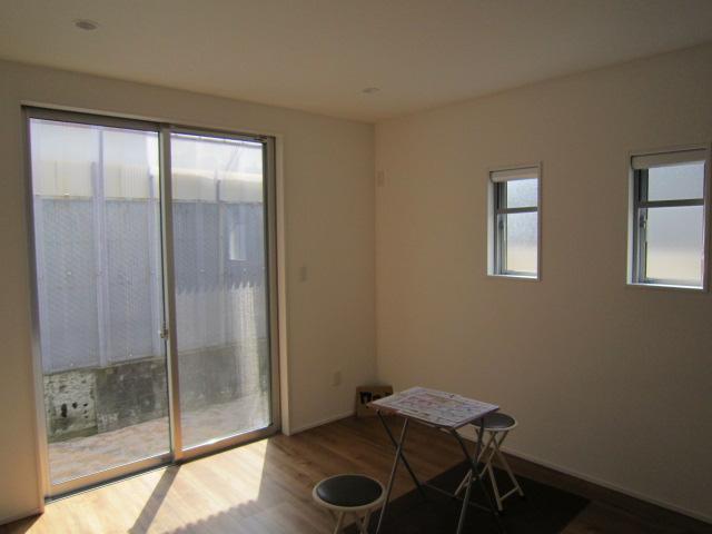 Other introspection. Indoor (July 2013) Shooting