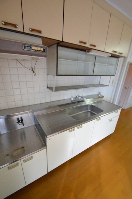 Kitchen. ☆ Spacious kitchen ☆
