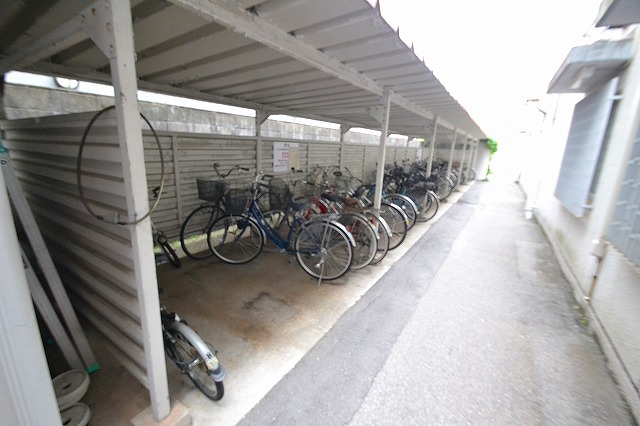 Other common areas. ☆ Is a bicycle parking lot ☆