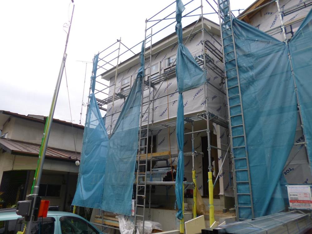 Local appearance photo. Local (10 May 2013) Shooting