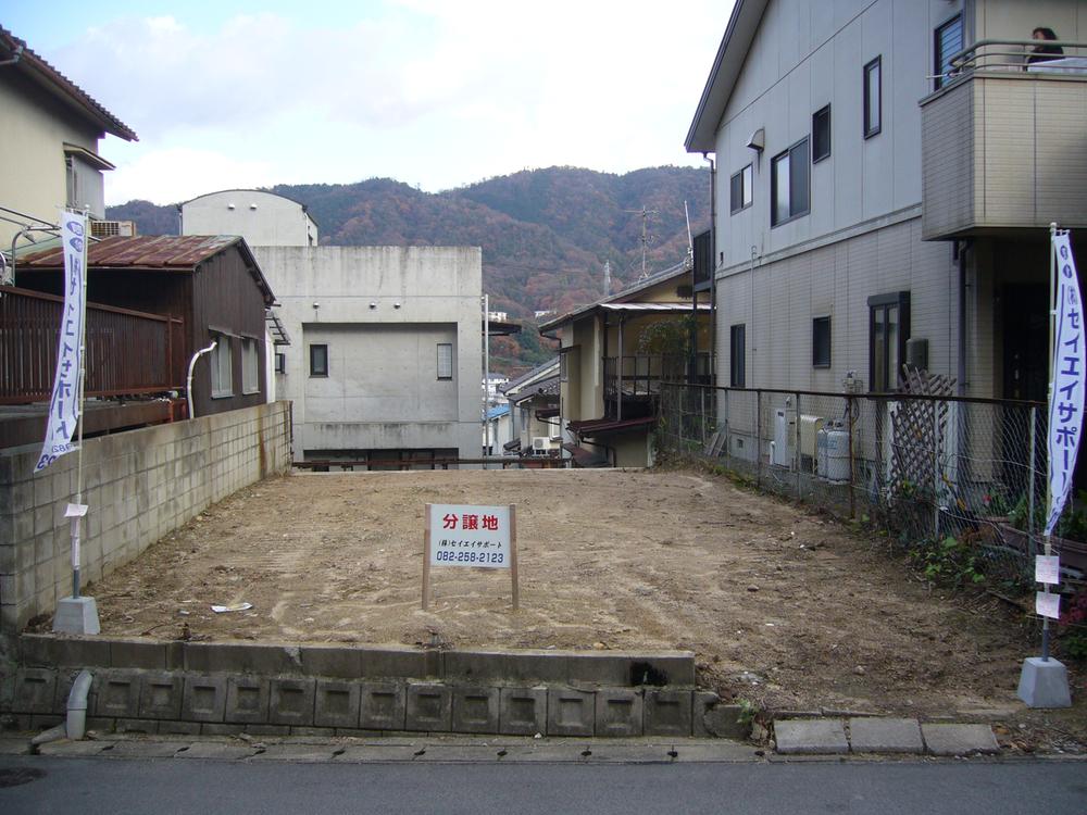 Local appearance photo. A quiet residential area