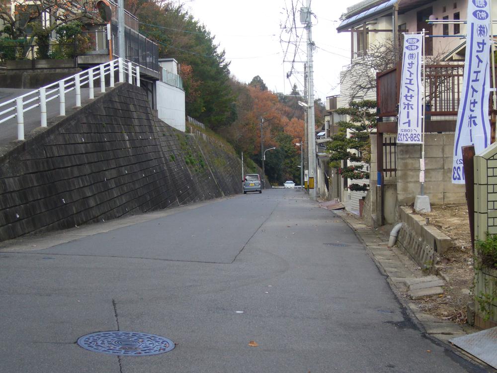 Local photos, including front road. Spacious front road