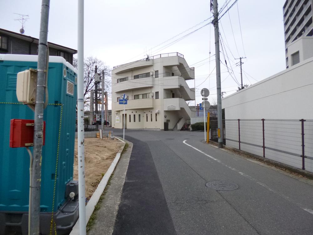 Local photos, including front road. Local (12 May 2013) Shooting