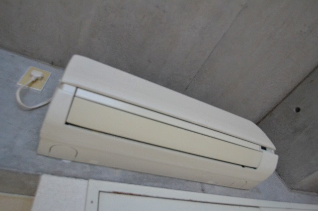 Other Equipment. ☆ It is air-conditioned ☆