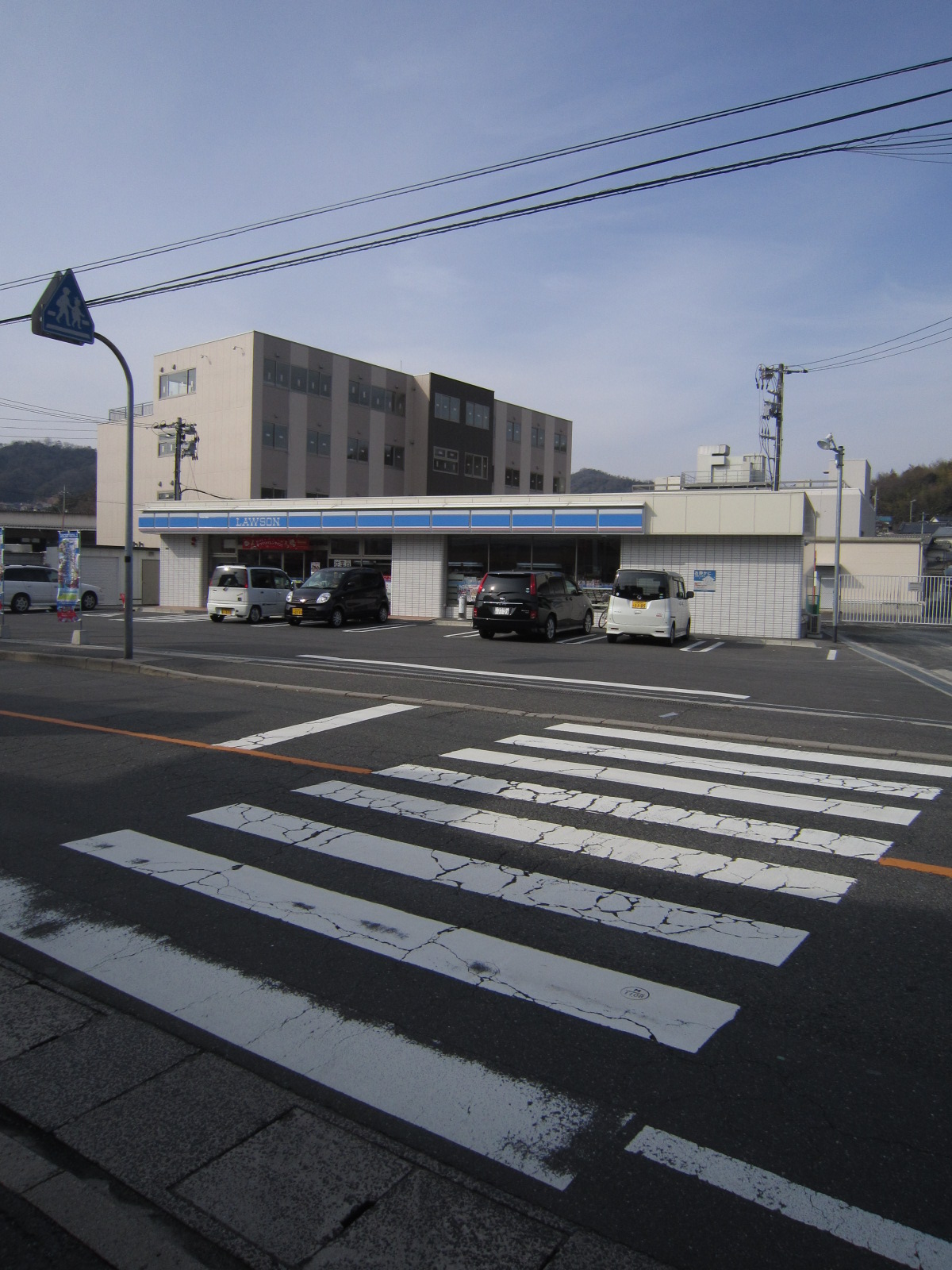 Convenience store. Lawson Hiroshima Zhongshan Dong 3-chome up (convenience store) 778m