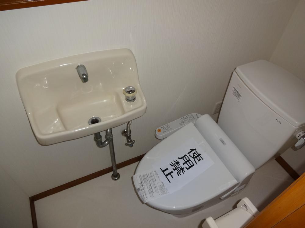 Toilet. Indoor (September 2013) Shooting