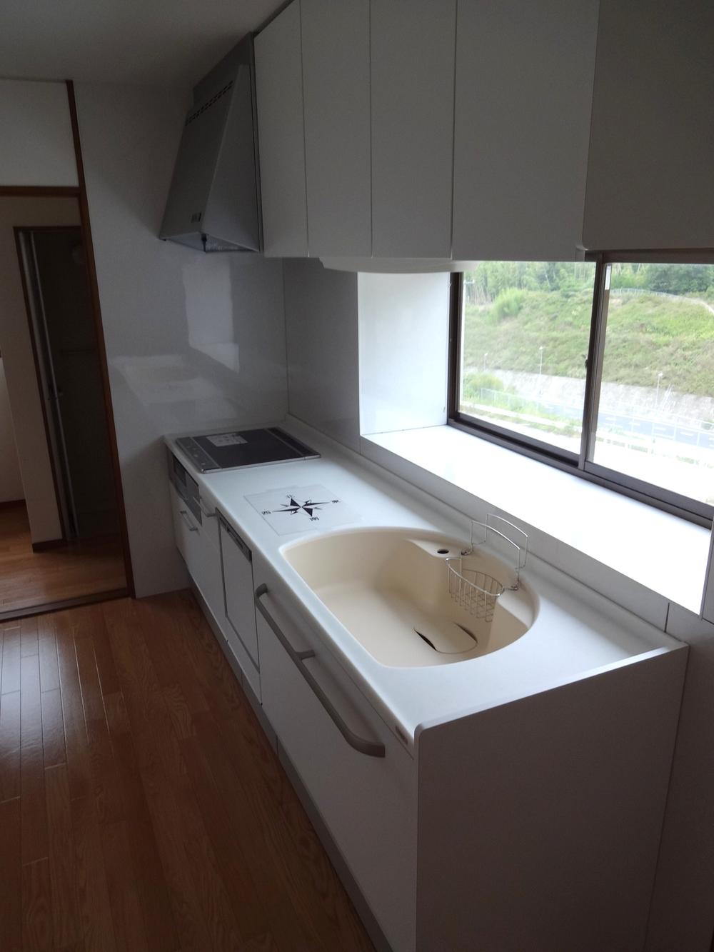 Kitchen. Indoor (September 2013) Shooting Second floor Kitchen 4.5 Pledge