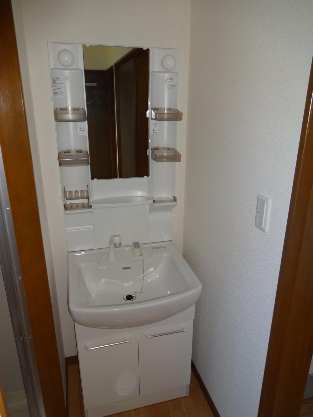 Wash basin, toilet. Indoor (September 2013) Shooting