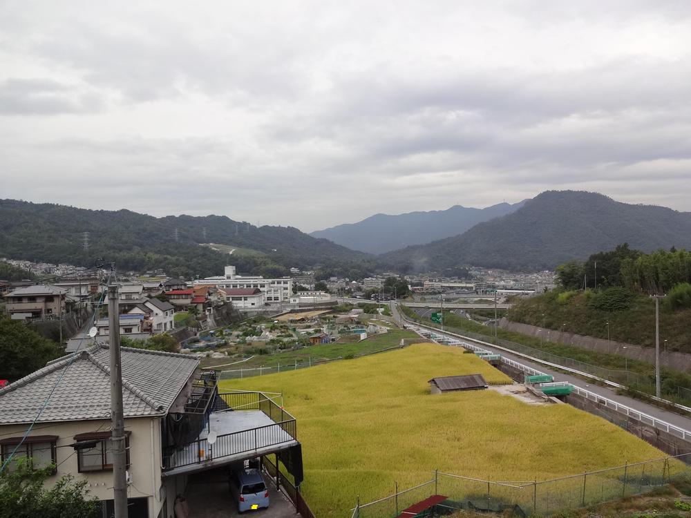 View photos from the dwelling unit. View from local (September 2013) Shooting