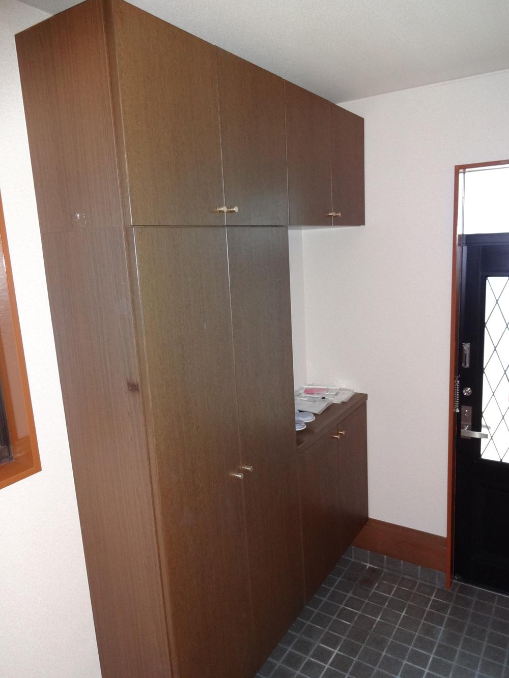 Entrance. Local (September 2013) Shooting