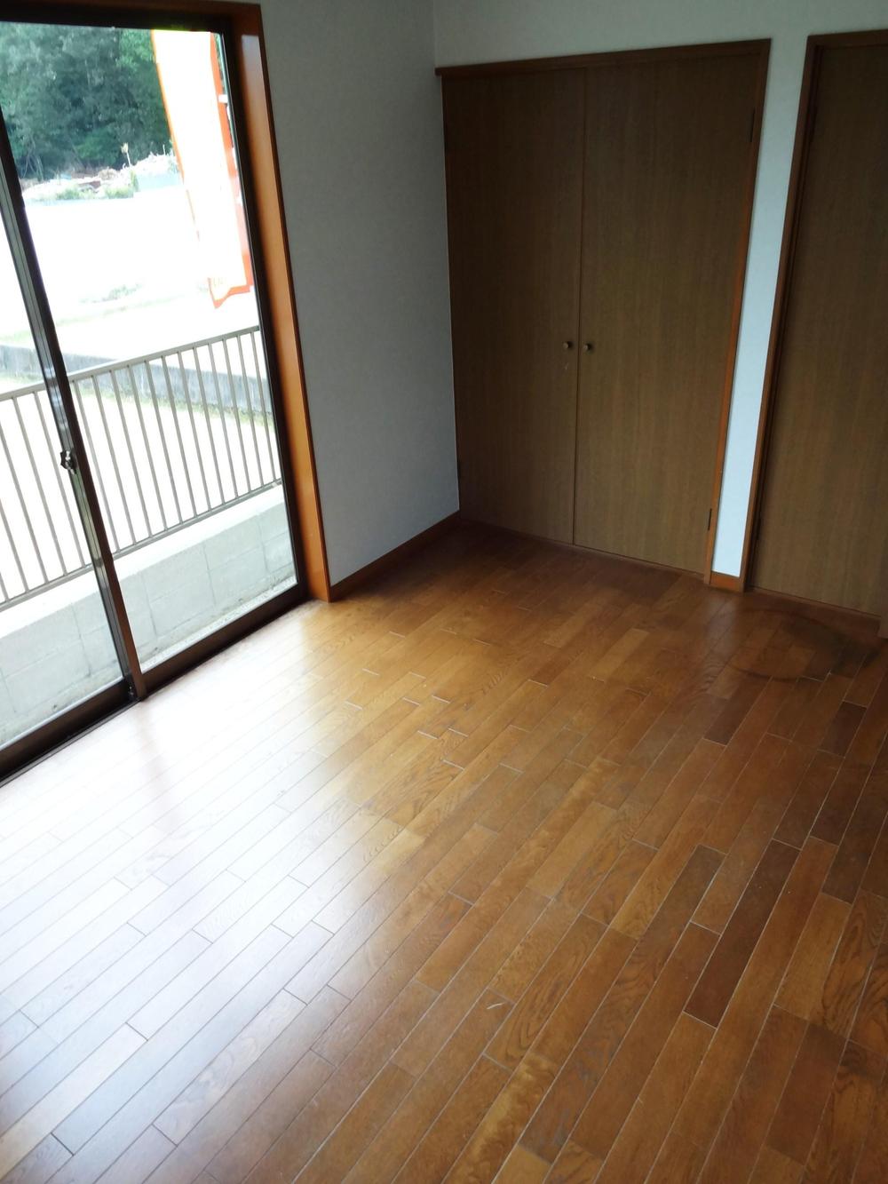 Non-living room. Indoor (September 2013) Shooting