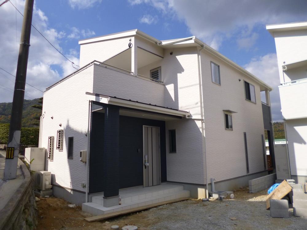 Local appearance photo. Local (11 May 2013) Shooting