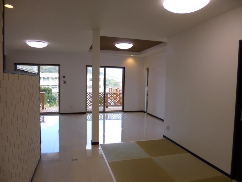 Living. (November 2013) Shooting