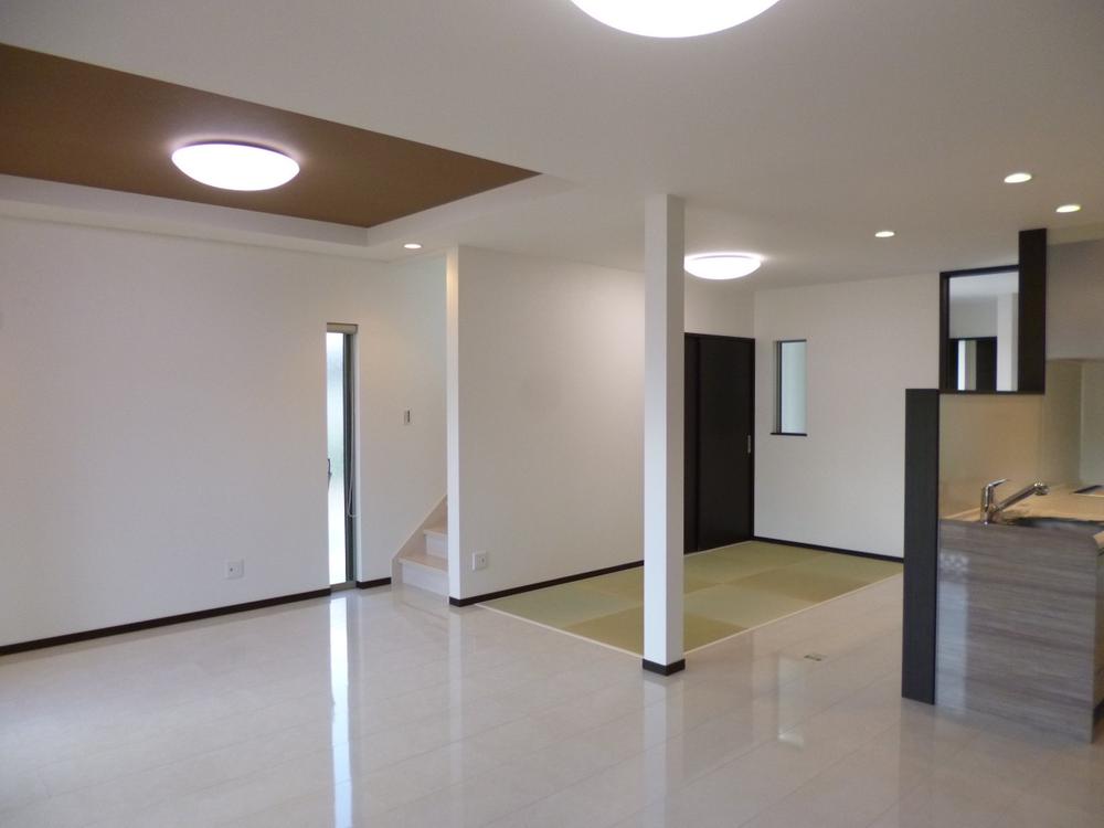 Living. (November 2013) Shooting