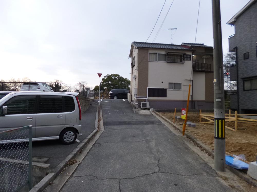 Local photos, including front road. Local (12 May 2013) Shooting