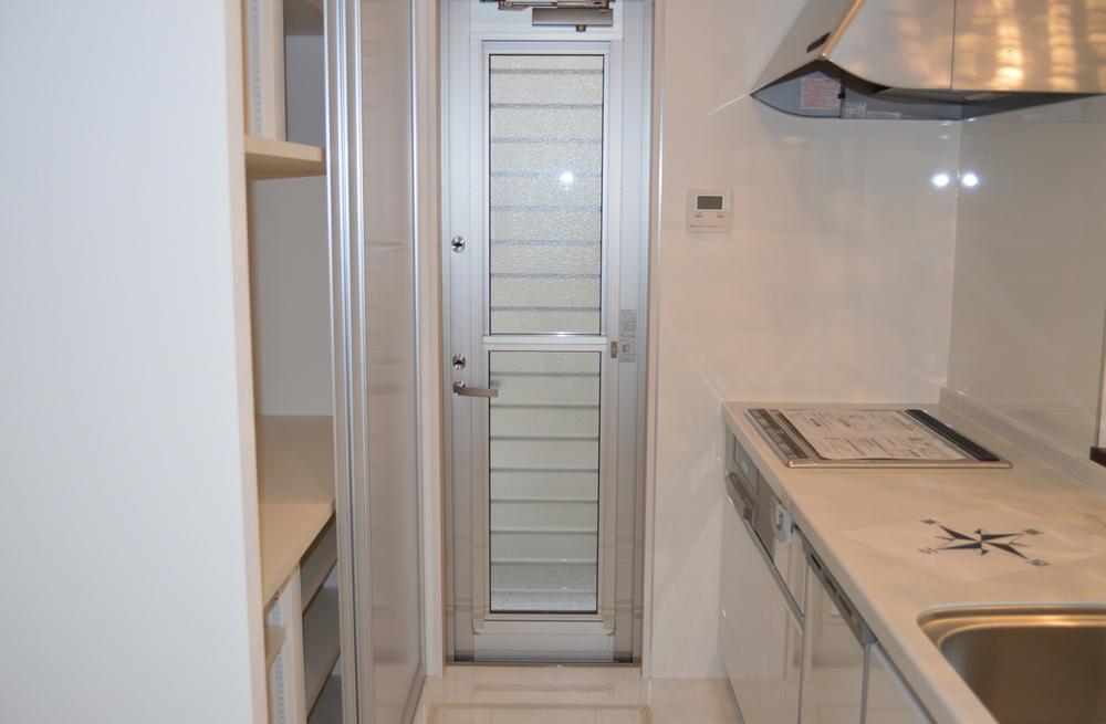 Kitchen. Indoor (11 May 2013) Shooting