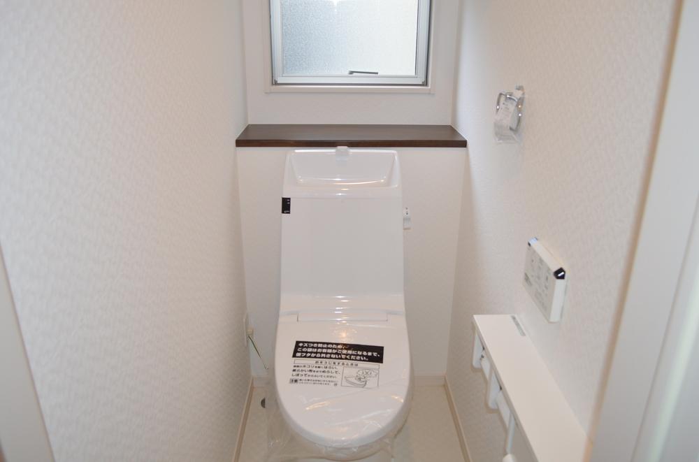 Toilet. Indoor (11 May 2013) Shooting