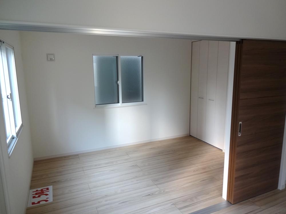 Non-living room. Indoor (10 May 2013) Shooting