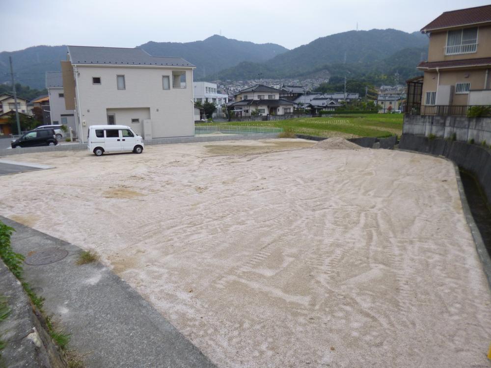 Local appearance photo. Local (10 May 2013) Shooting