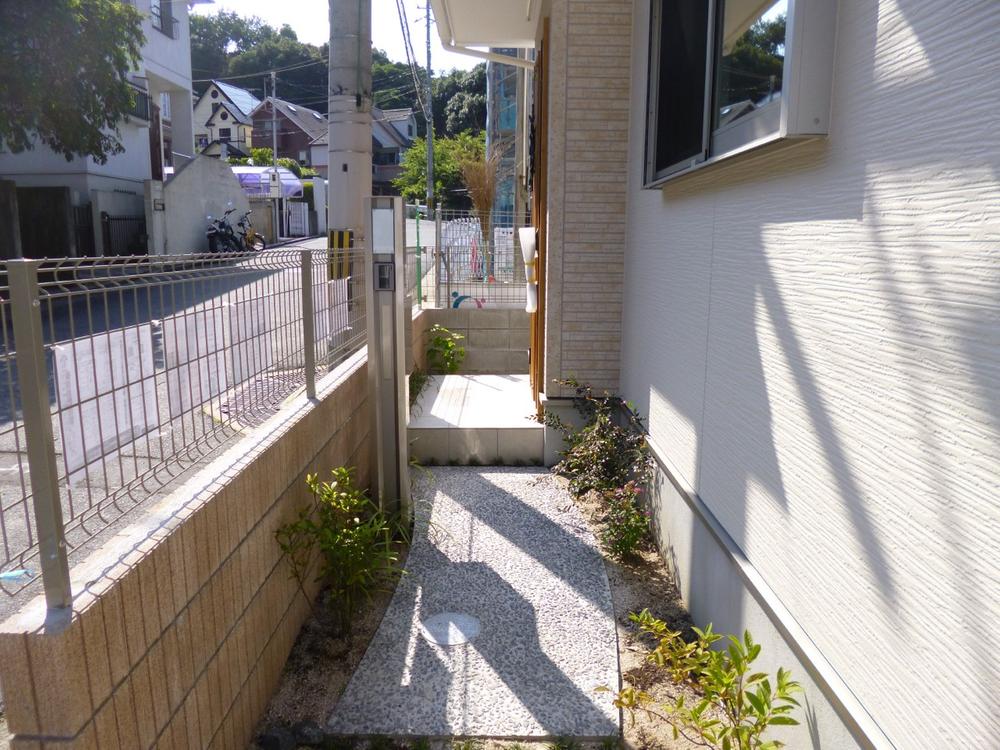 Entrance. (July 2013) Shooting