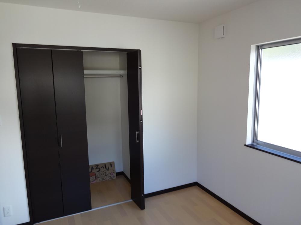 Non-living room. Indoor (10 May 2013) Shooting