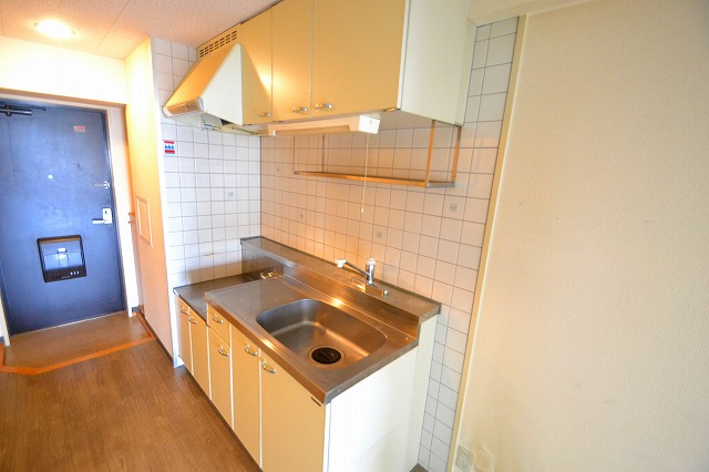 Kitchen. ☆ 2-neck is a gas stove can be installed ☆