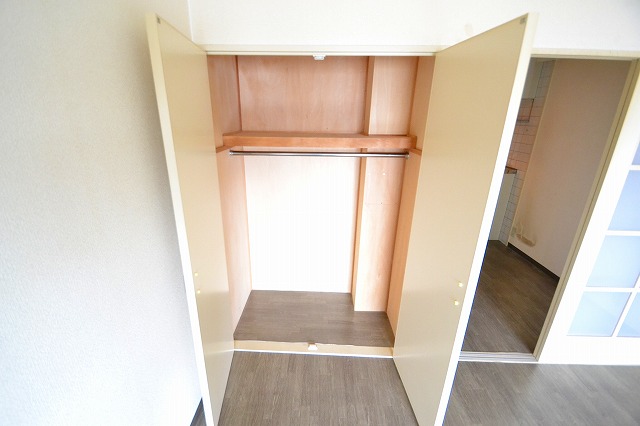 Receipt. ☆ Is a closet with depth ☆