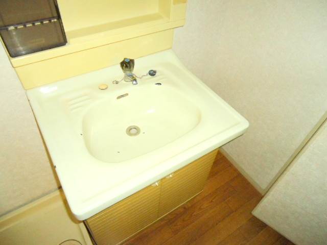 Washroom. There is a separate wash basin