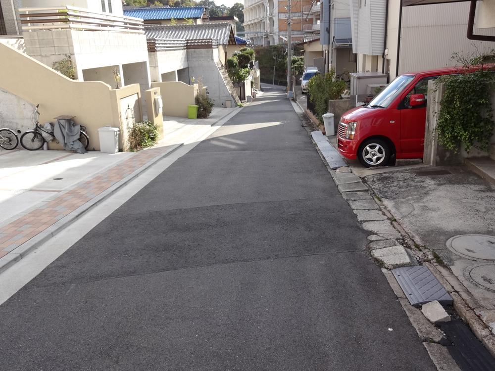 Local photos, including front road. Local (11 May 2013) Shooting