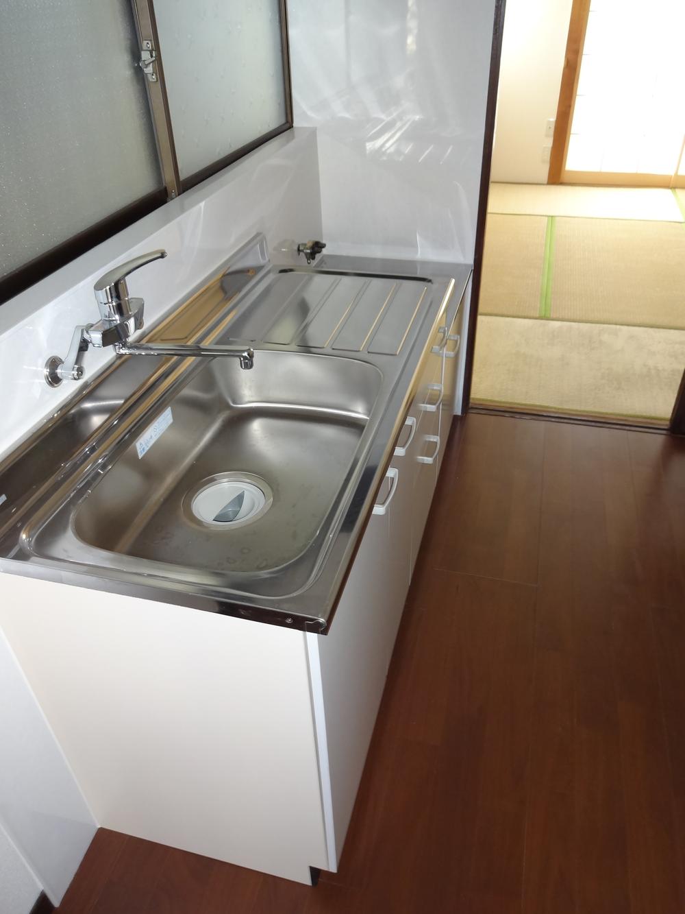 Kitchen. Indoor (11 May 2013) Shooting