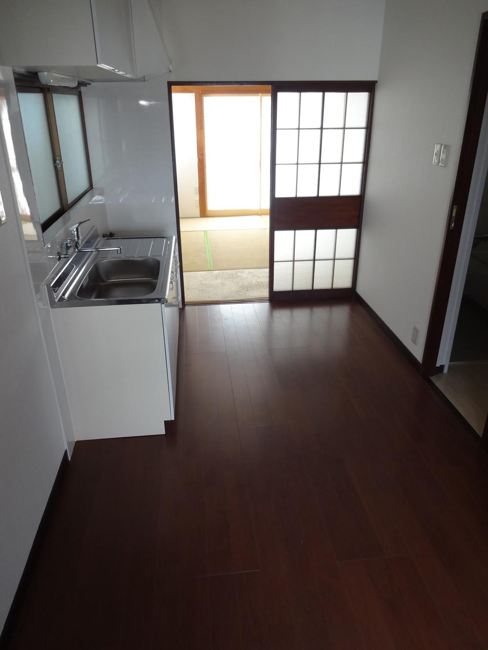 Kitchen. Indoor (11 May 2013) Shooting