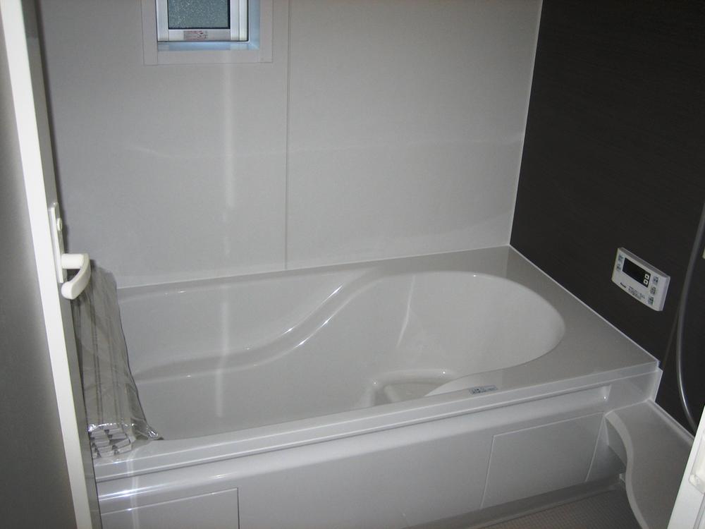 Bathroom. Local (12 May 2013) Shooting