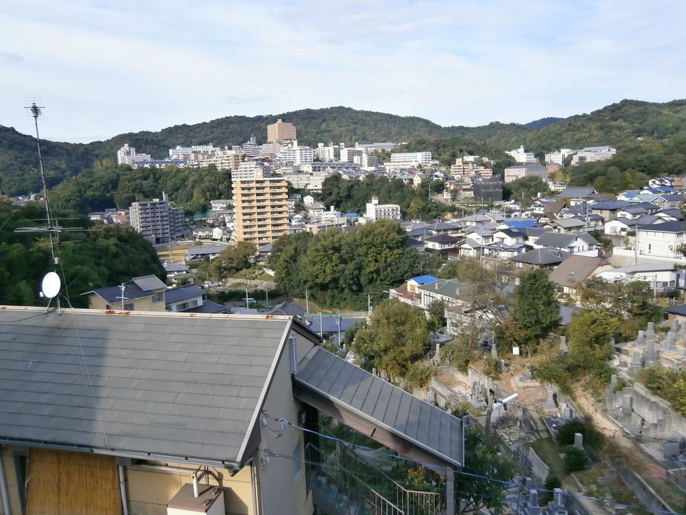 View photos from the dwelling unit. View from the site (October 2013) Shooting