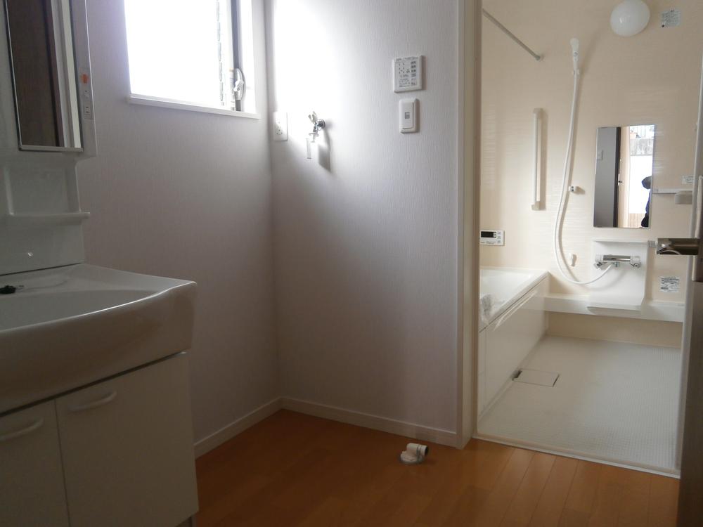 Bathroom. Indoor (10 May 2013) Shooting