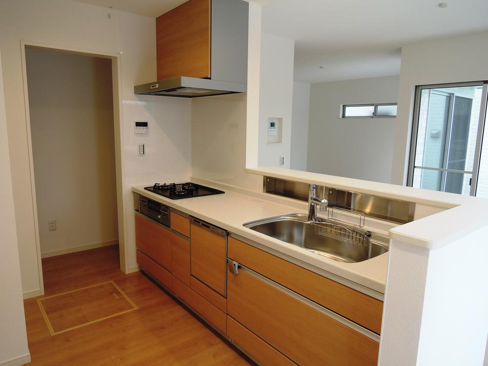 Kitchen. Indoor (10 May 2013) Shooting