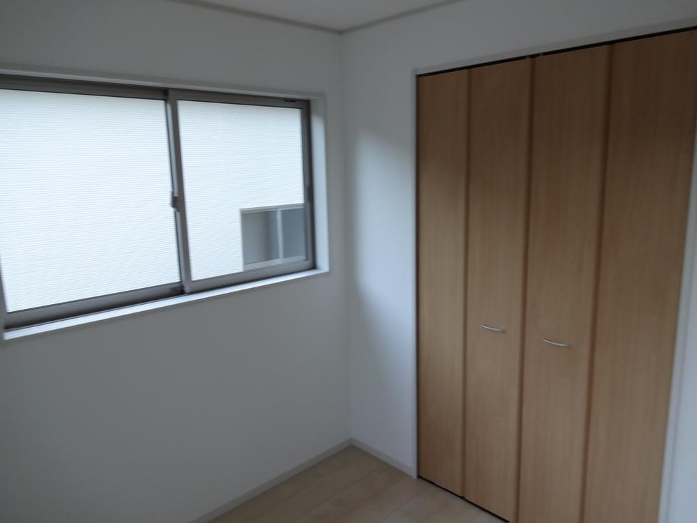 Non-living room. Indoor (12 May 2013) Shooting