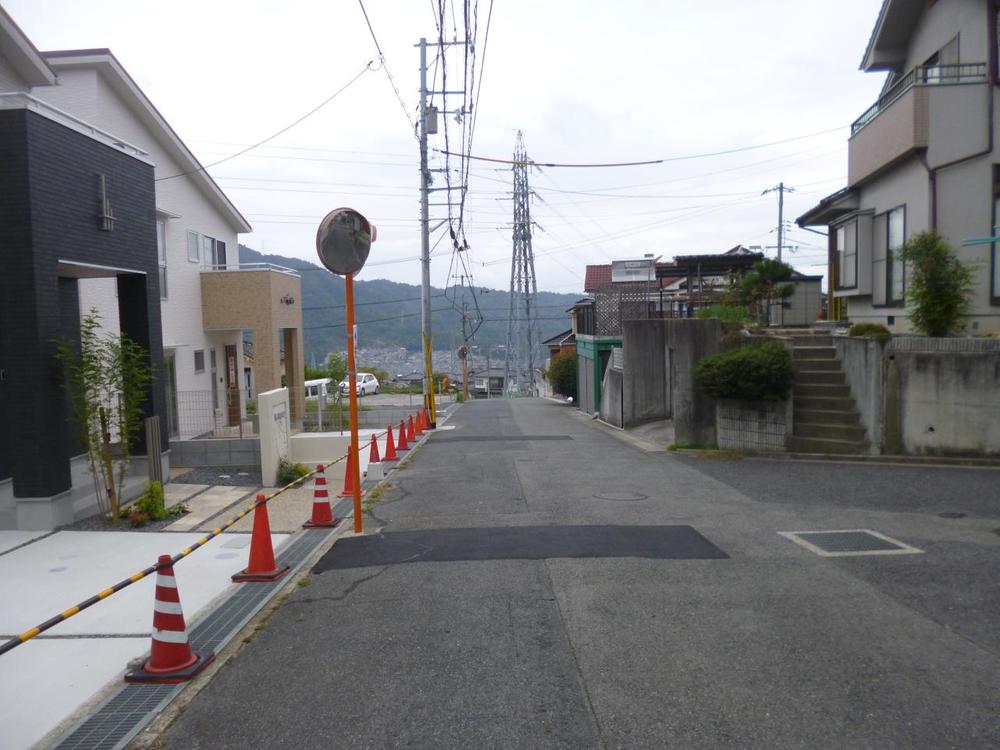 Local photos, including front road. (October 2013) Shooting