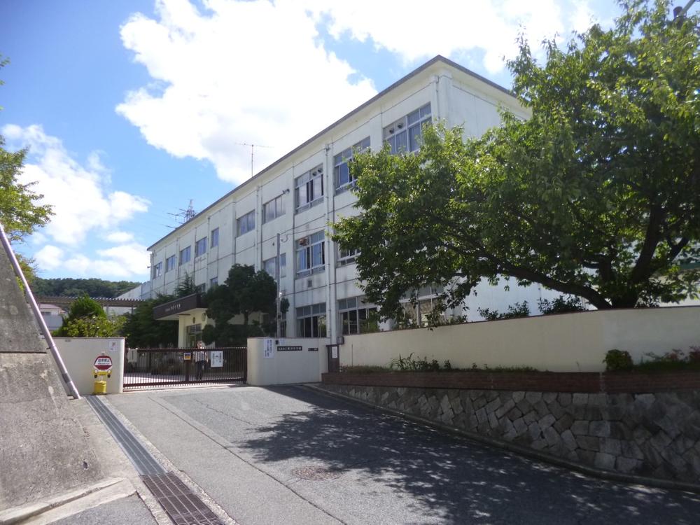 Primary school. AzumaKiyoshi until elementary school 100m